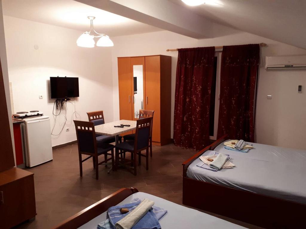 Apartments Scorpio Kotor Eksteriør billede